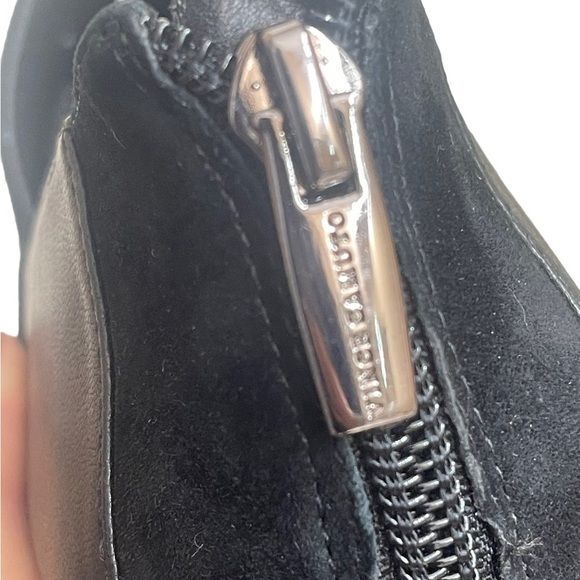 Vince Camuto Women Vaniesha Ankle Boots
Booties Black Suede Stiletto Zip 9.5M - Picture 9 of 13